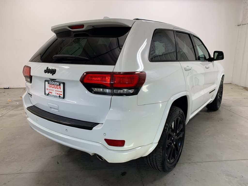 Used 2018 Jeep Grand Cherokee Altitude AWD/4WD image 10