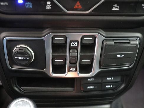 Used 2023 Jeep Wrangler Unlimited w/ Cold Weather Group image 25