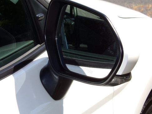 Used 2025 Toyota Camry SE FWD image 14