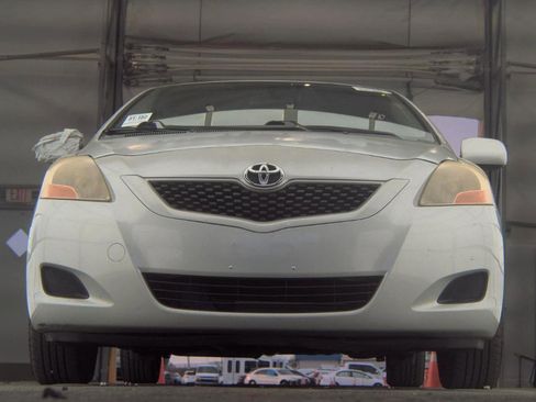 Used 2010 Toyota Yaris 4DR SEDAN image 2