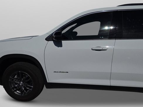 Used 2025 GMC Acadia Elevation image 15