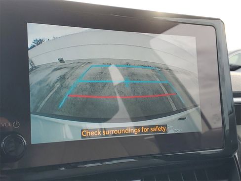 Used 2023 Toyota Corolla Cross L image 26