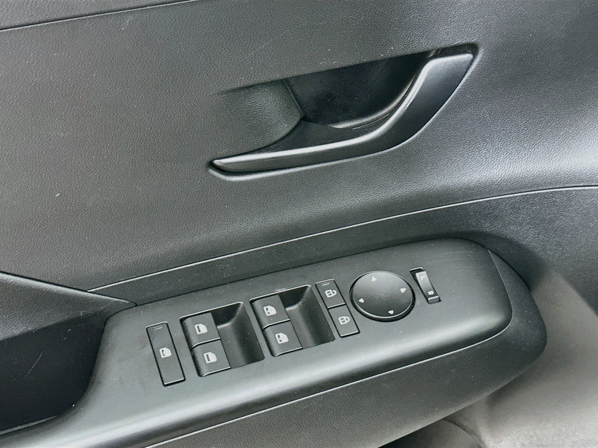 Used 2026 Hyundai Kona SEL Sport FWD image 15