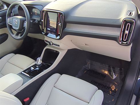 New 2026 Volvo XC40 B5 Plus w/ Protection Package Premier image 18