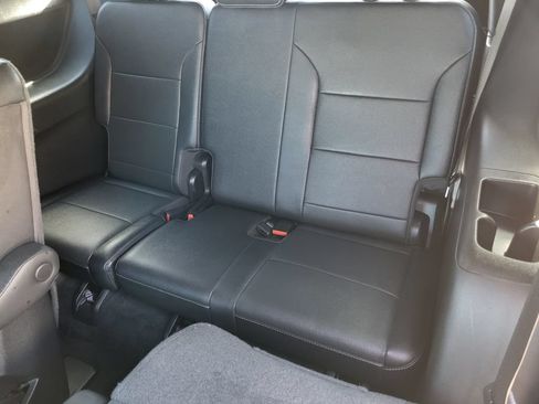 Used 2025 Chevrolet Traverse LT FWD image 22