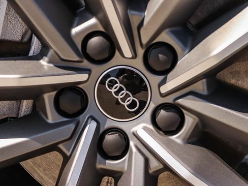 Used 2025 Audi Q3 2.0T Premium w/ Convenience Package AWD/4WD image 15