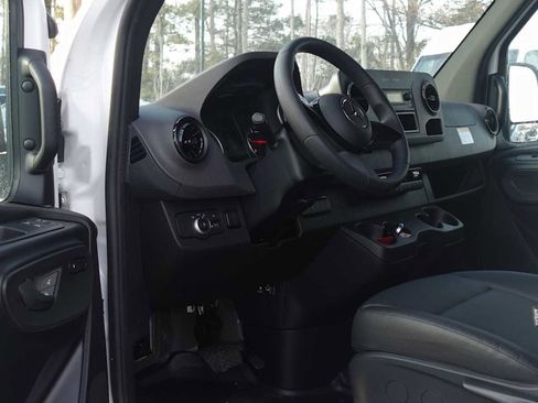 New 2025 Mercedes-Benz Sprinter 2500 image 18