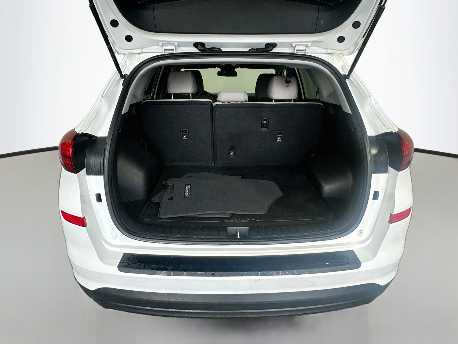 Used 2020 Hyundai Tucson SE w/ Cargo Package FWD image 23