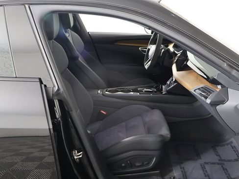 Used 2023 Audi e-tron GT Premium Plus image 28