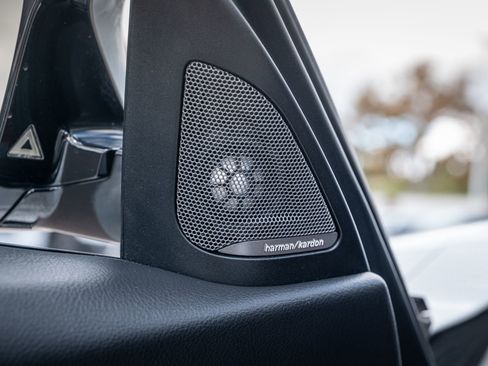 Used 2018 BMW M3 Base image 24