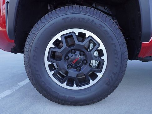 New 2025 Toyota Tacoma TRD Off-Road image 20