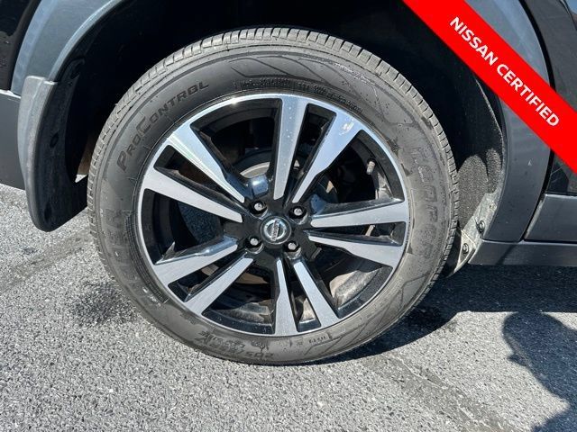 Certified 2018 Nissan Kicks SV w/ Exterior Package FWD image 10