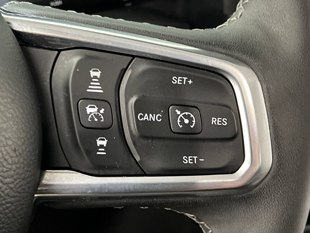 Used 2025 Jeep Wrangler Unlimited Sahara AWD/4WD image 44