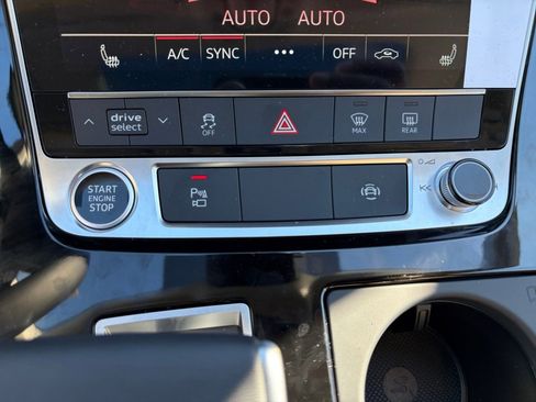 New 2026 Audi Q8 Premium image 18