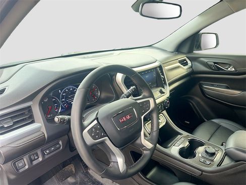 Used 2023 GMC Acadia SLT w/ Elevation Edition image 9