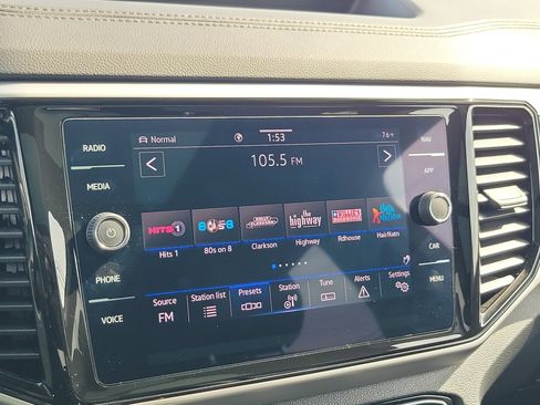 Used 2023 Volkswagen Atlas Cross Sport SEL image 31