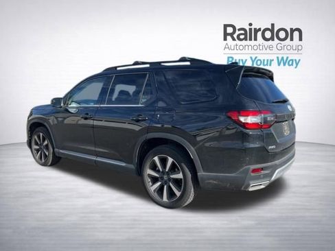 Used 2023 Honda Pilot Touring image 5