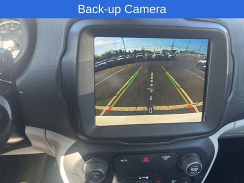 Used 2019 Jeep Renegade Limited w/ UConnect 8.4 Nav Group image 14