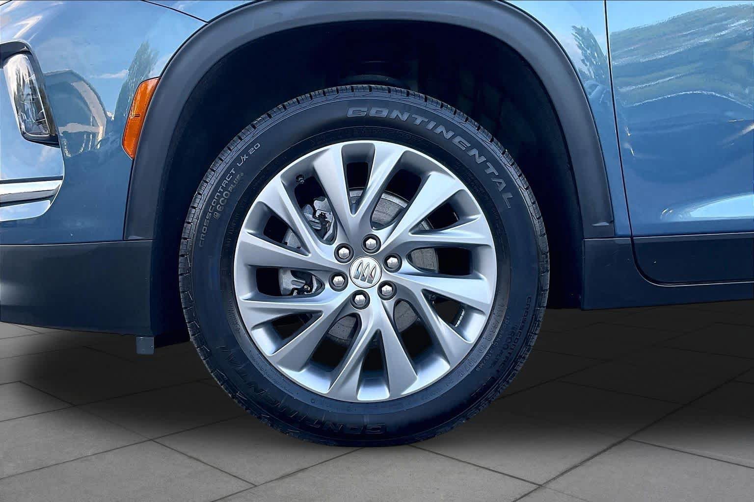 Used 2025 Buick Enclave Preferred w/ Power Package FWD image 10