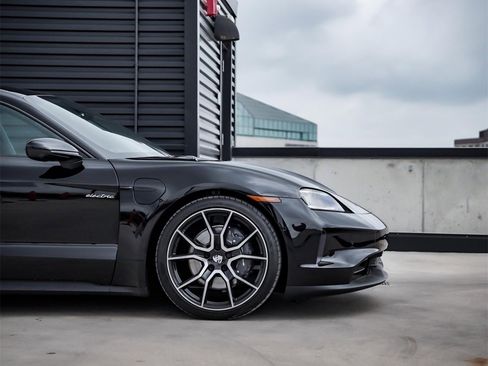 Certified 2025 Porsche Taycan image 11