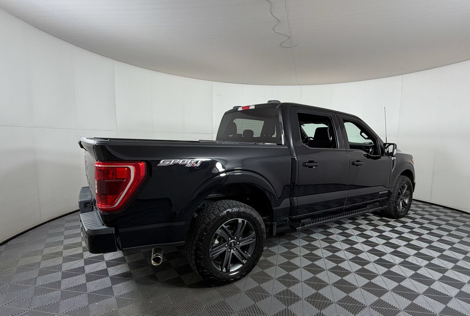 Used 2023 Ford F150 XLT w/ Equipment Group 302A High AWD/4WD image 4