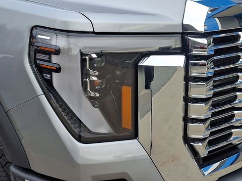 New 2026 GMC Sierra 3500 Denali w/ Denali Reserve Package image 9