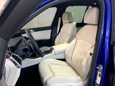 New 2026 BMW X5 M60i image 9