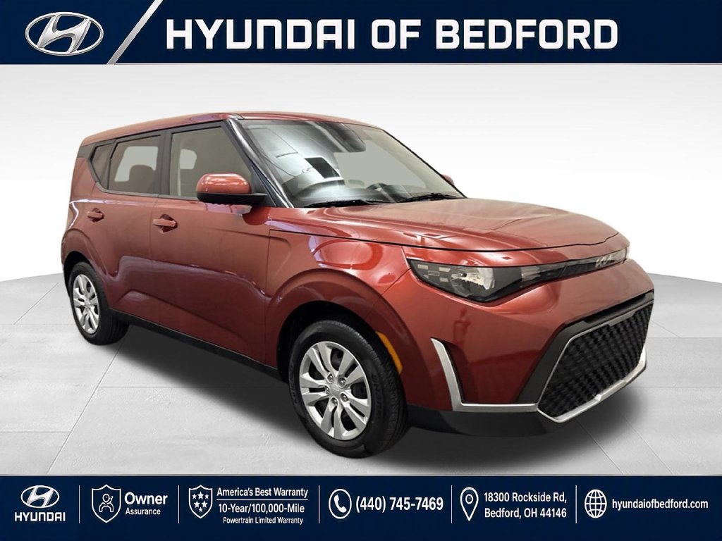 Used 2023 Kia Soul LX FWD image 3