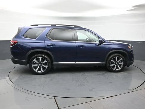Certified 2024 Honda Pilot Touring image 7