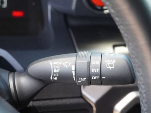 Used 2025 Toyota 4Runner SR5 AWD/4WD image 30