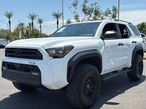 Used 2025 Toyota 4Runner SR5 AWD/4WD image 4