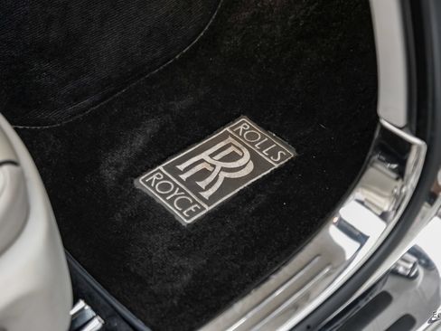 Used 2017 Rolls-Royce Dawn RWD image 60