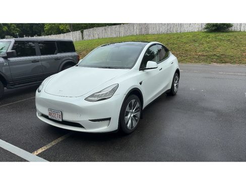 Used 2023 Tesla Model Y Long Range AWD/4WD image 1