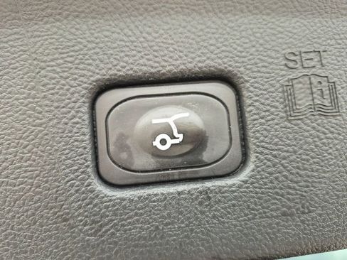 Used 2022 Ford Edge Titanium w/ Equipment Group 301A image 16