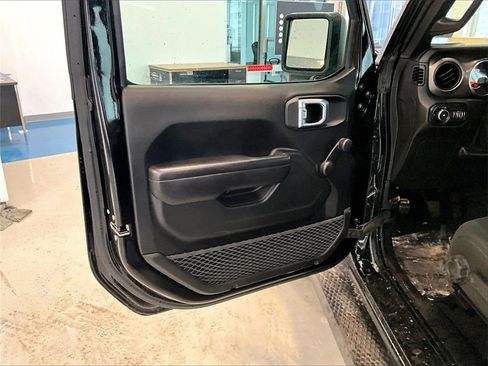 Used 2021 Jeep Wrangler Unlimited Sport image 9