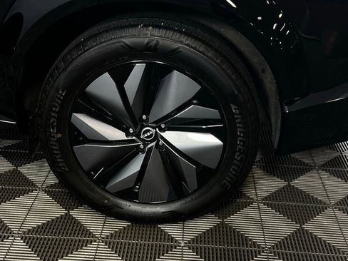 Used 2024 Nissan Ariya AWD image 11