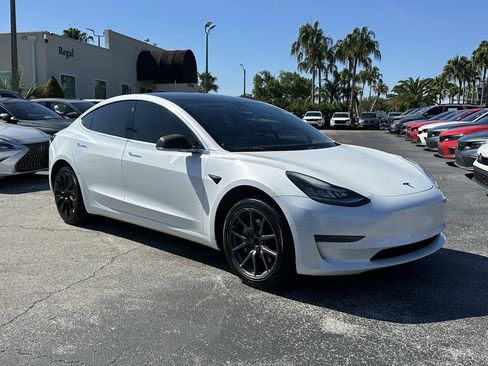 Used 2020 Tesla Model 3 RWD image 2