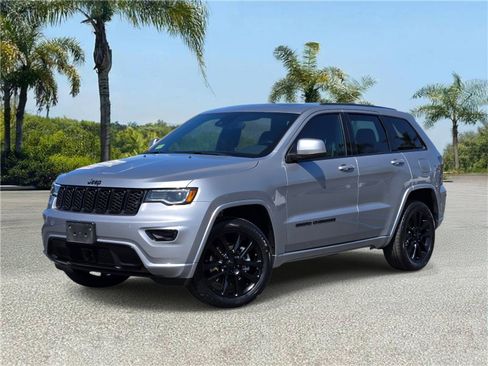 Used 2021 Jeep Grand Cherokee Laredo X AWD/4WD image 1