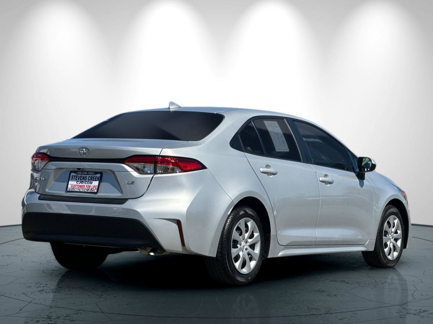Used 2024 Toyota Corolla LE FWD image 4