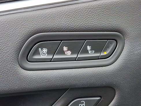 Certified 2023 Cadillac Escalade ESV Premium Luxury image 33