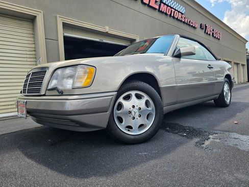 Used 1994 Mercedes-Benz E 320 Convertible image 37