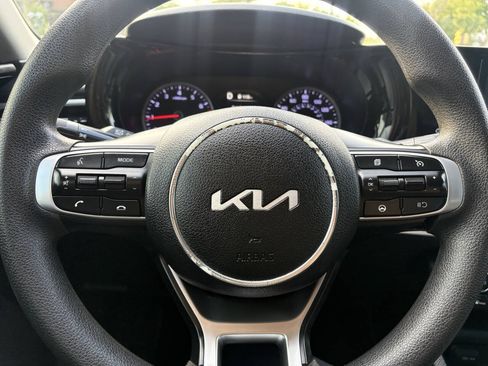 Used 2022 Kia K5 LXS FWD image 14