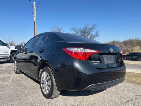 Used 2015 Toyota Corolla LE image 4