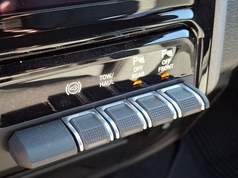 New 2026 RAM 2500 Tradesman AWD/4WD image 17