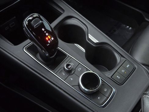 Used 2024 Cadillac XT4 Premium Luxury image 18