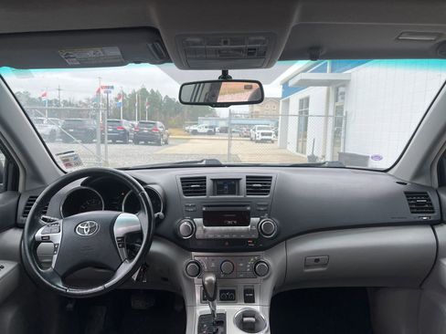 Used 2011 Toyota Highlander 2WD image 9