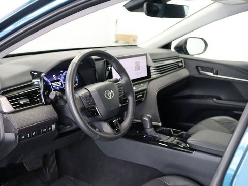Used 2025 Toyota Camry XLE FWD image 21