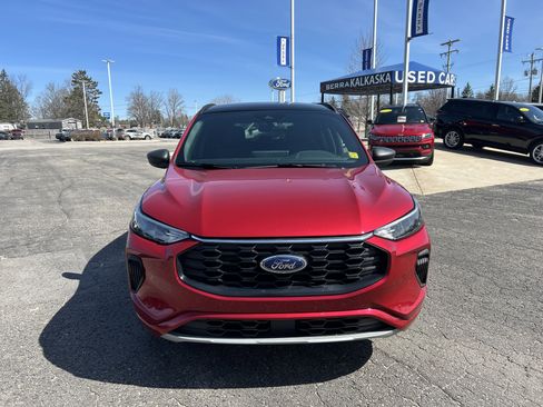 Certified 2023 Ford Escape ST-Line w/ Tech Pack #1 AWD/4WD image 11