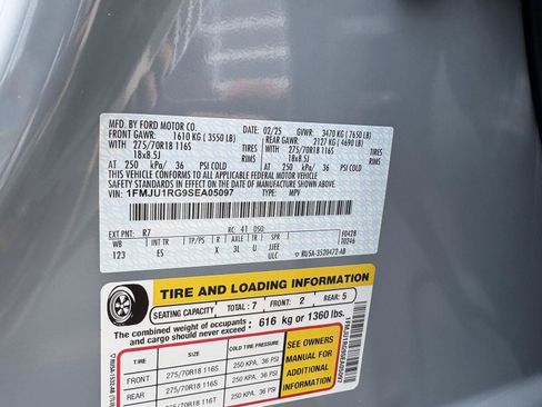 Used 2025 Ford Expedition Tremor AWD/4WD image 17