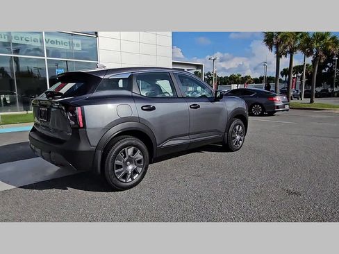 Used 2025 Nissan Kicks S image 33